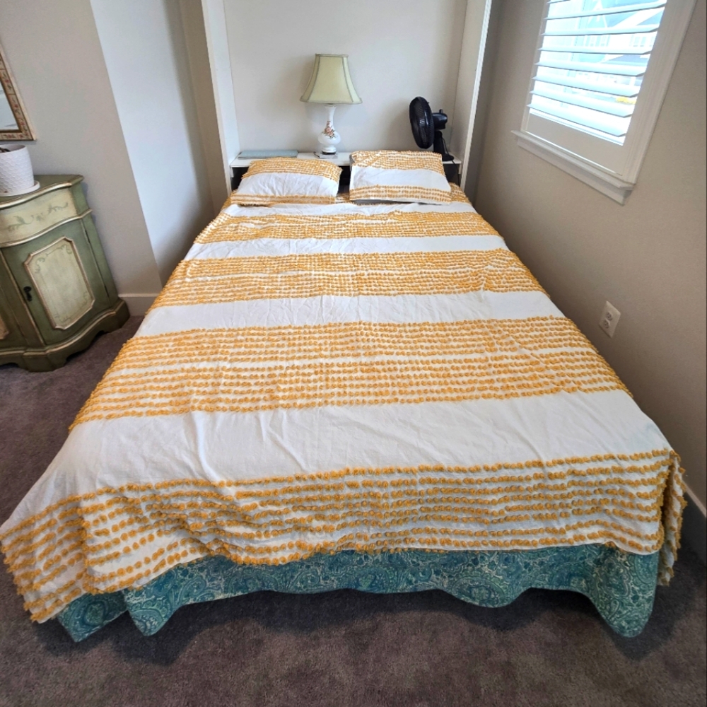 Striped with tufted chenille Yellow and White duvet cover full size 83.5" x85"